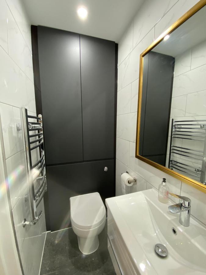 Stylish 1-Bed Studio Лондон Экстерьер фото